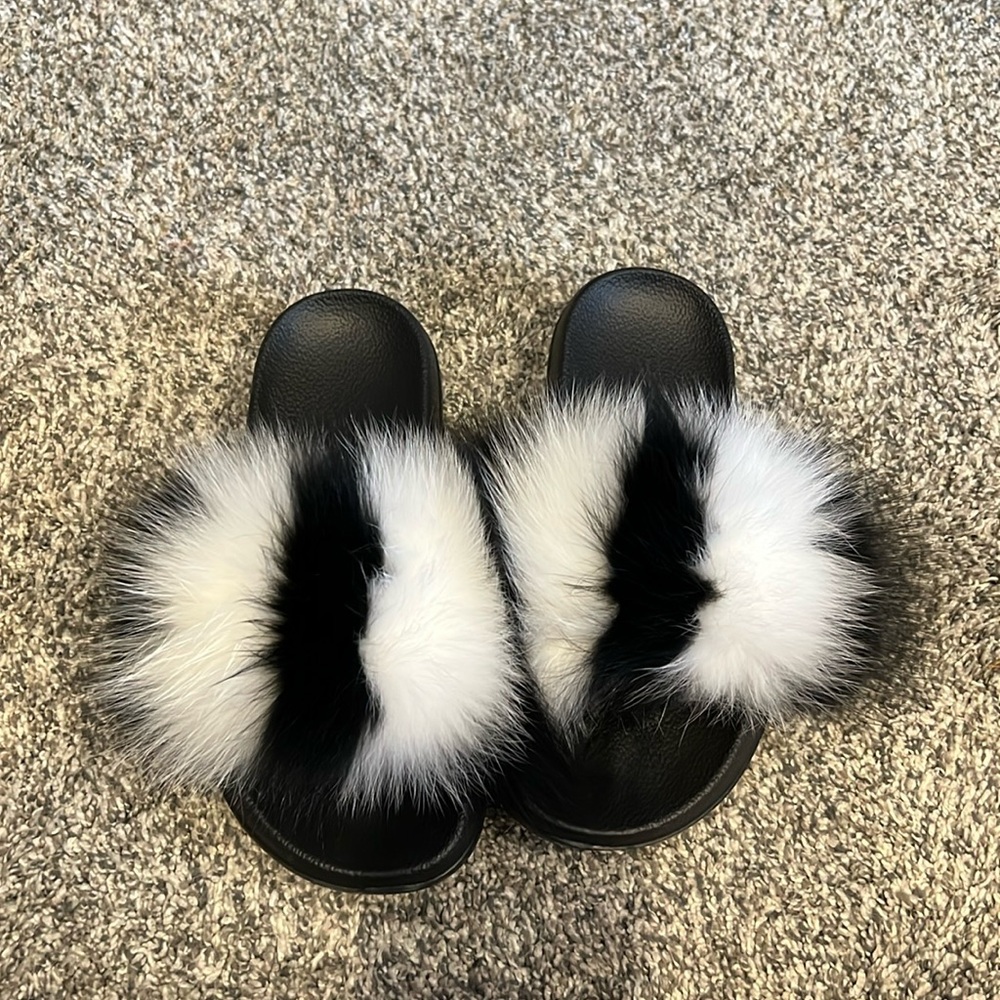 #131. Fuzzy slides. Size 8 - Picture 2 of 7
